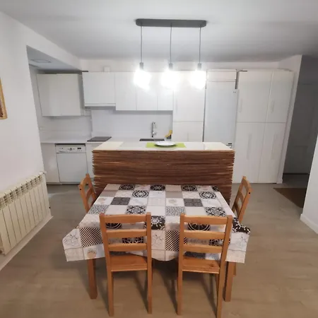 Con Garaje Y Piscina ,cerca Playa דירה *